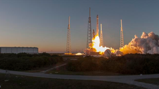 SpaceX Launch Looks Good, But Rough Seas Cancel Barge Landing Attempt